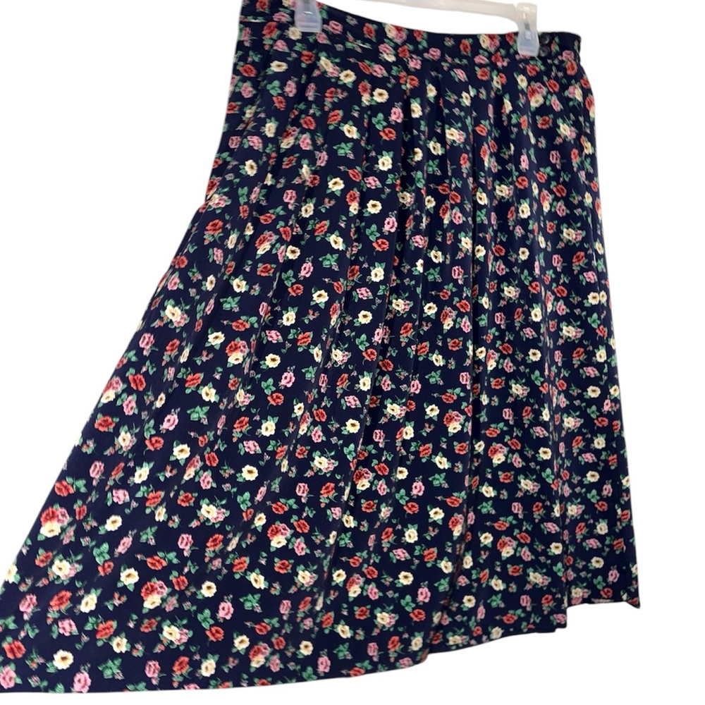 VINTAGE Floral Skirt with Pockets - Picture 2 of 7